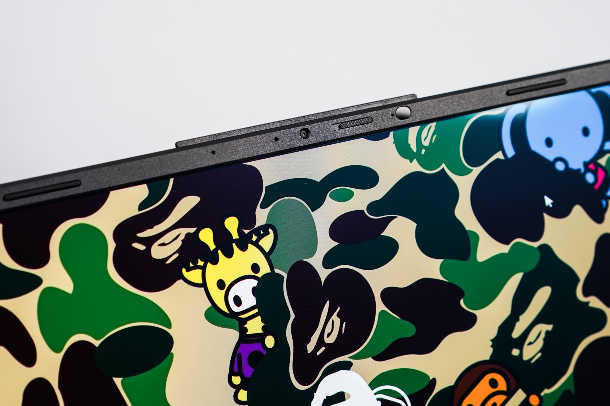 Asus Vivobook S 15 Oled Bape Edition: Bộ sưu tập độc đáo kết hợp giữa thời trang và công nghệ 29