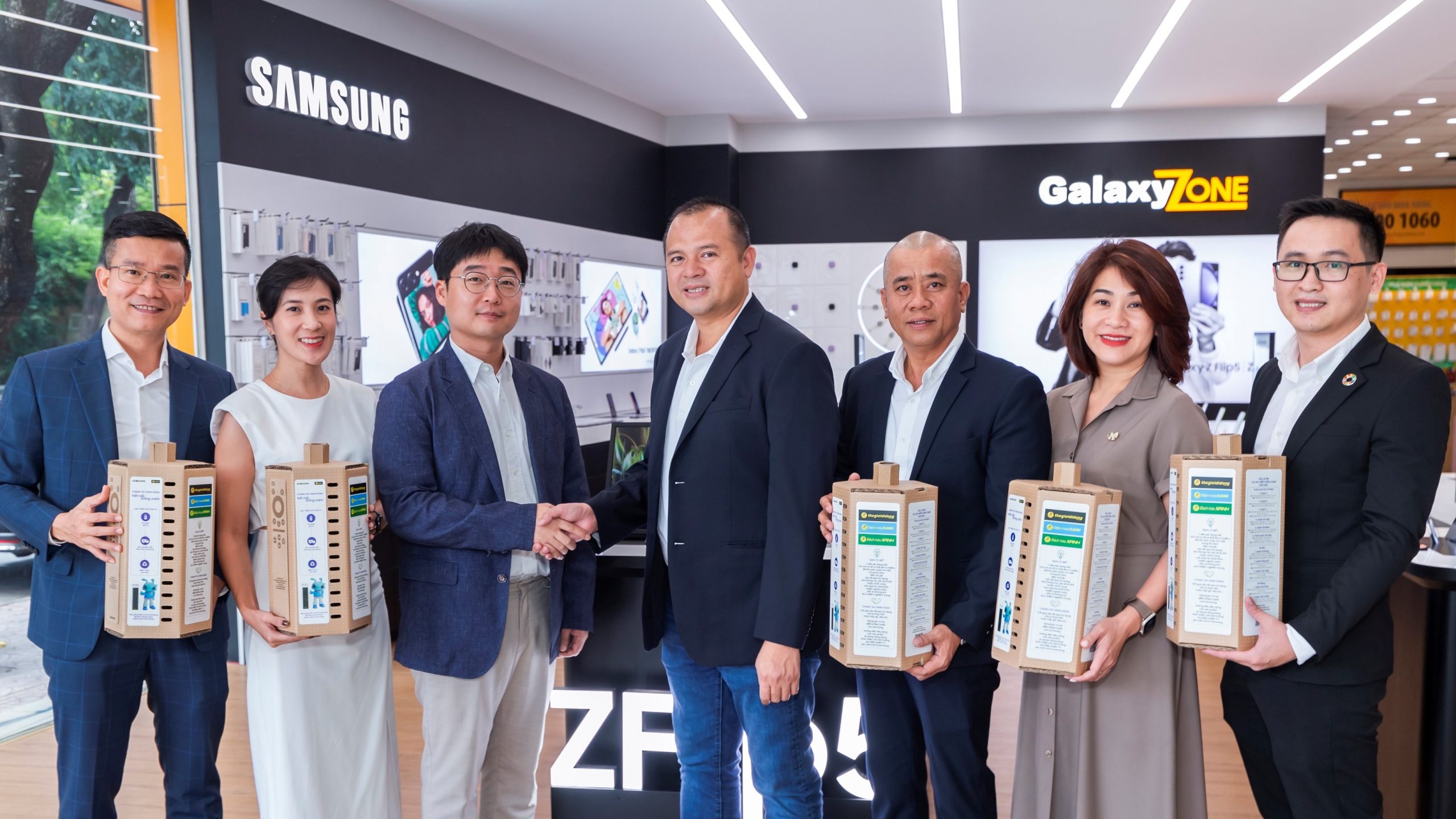 Samsung cam kết hợp tác cùng Tập Đoàn Thế Giới Di Động xử lý pin cũ 5