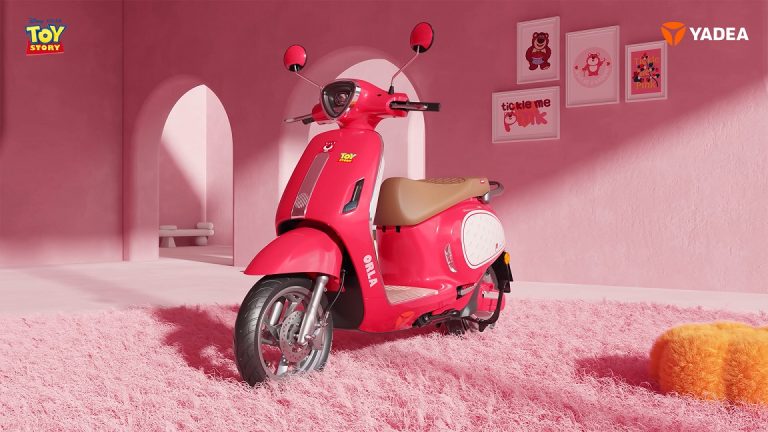 Ra mắt xe máy điện Yadea hợp tác với gấu dâu Disney Lotso, lấy màu hồng làm chủ đạo