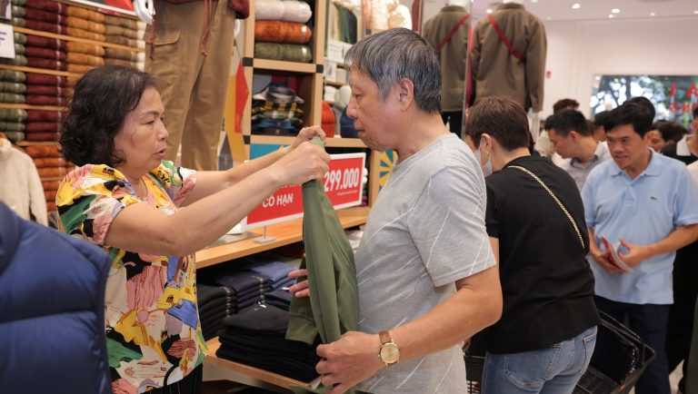 Chính thức khai trương cửa hàng UNIQLO Hoàn Kiếm