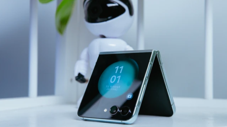 Điện thoại giảm đến 14 triệu đồng, phụ kiện công nghệ ưu đãi đến 60% dịp Cận Tết Nguyên Đán