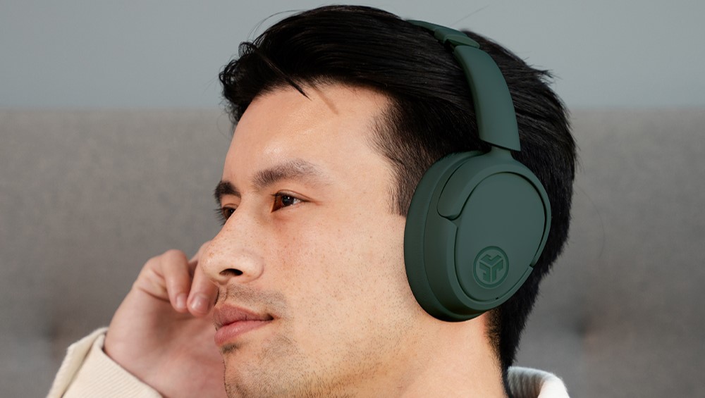 JLab giới thiệu tai nghe chụp tai không dây cao cấp đầu tiên JBuds Lux ANC 9