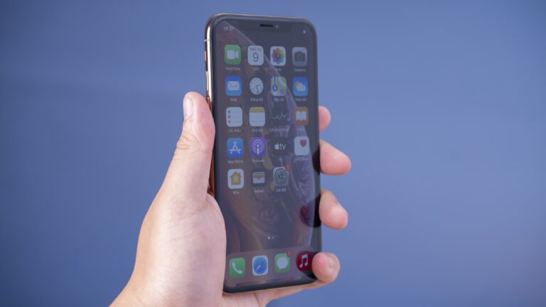 Top 5 iPhone cũ giá chạm đáy: Chỉ 3,49 triệu đồng đã có máy tốt, dùng thử miễn phí, đổi trả hoàn tiền 100%
