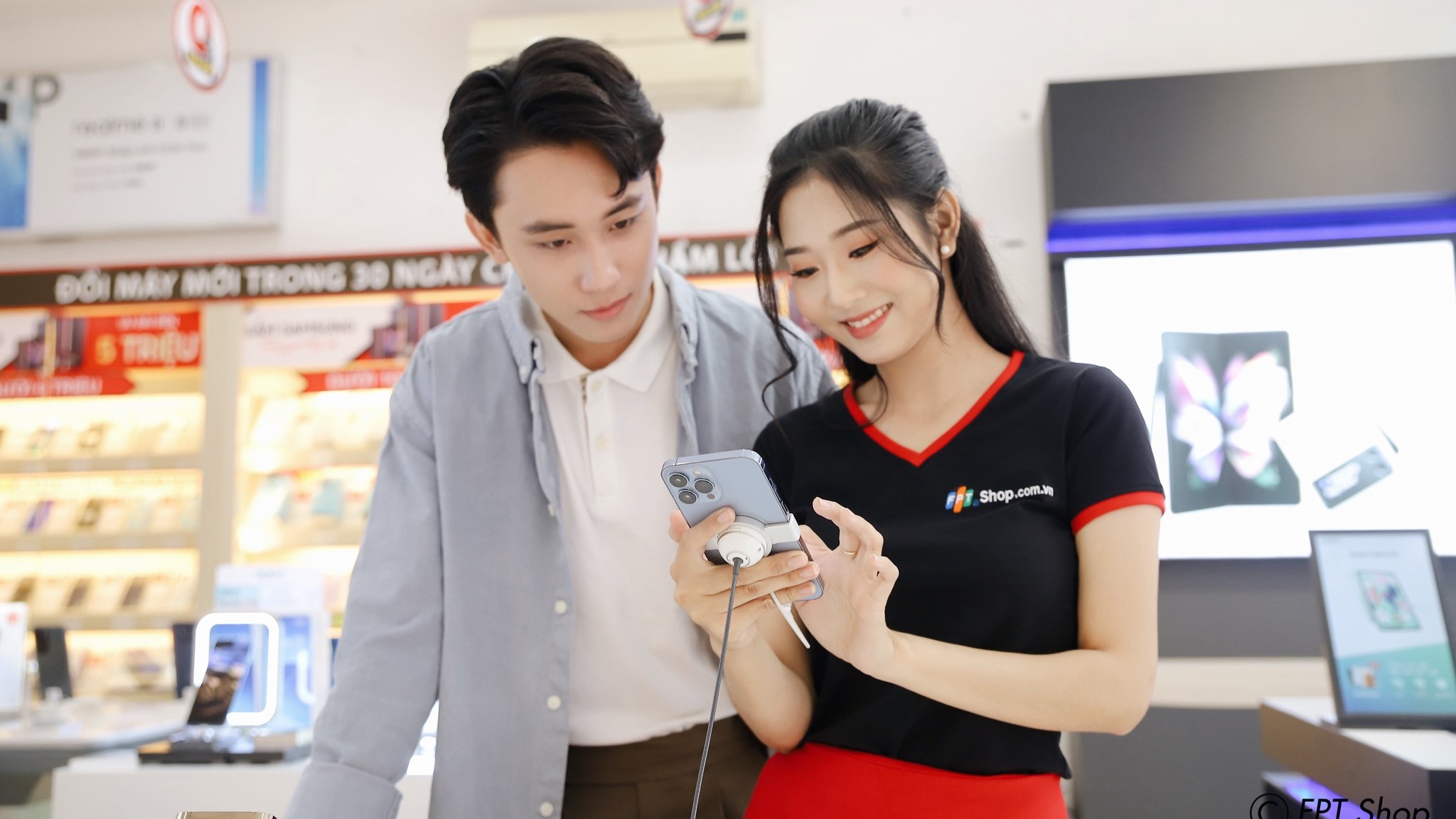 FPT Shop và F.Studio by FPT tặng miễn phí 16.000 kính cường lực iPhone cùng vô vàn ưu đãi ‘siêu khủng’ 2