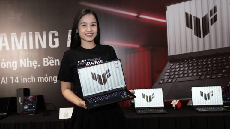 ASUS ROG ra mắt dải laptop gaming AI với bộ xử lý AMD Ryzen™ AI 300 Series đầu tiên tại Việt Nam