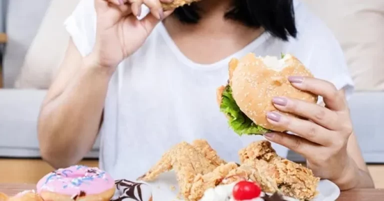 Những thời điểm dễ tăng cân trong ngày bạn cần biết