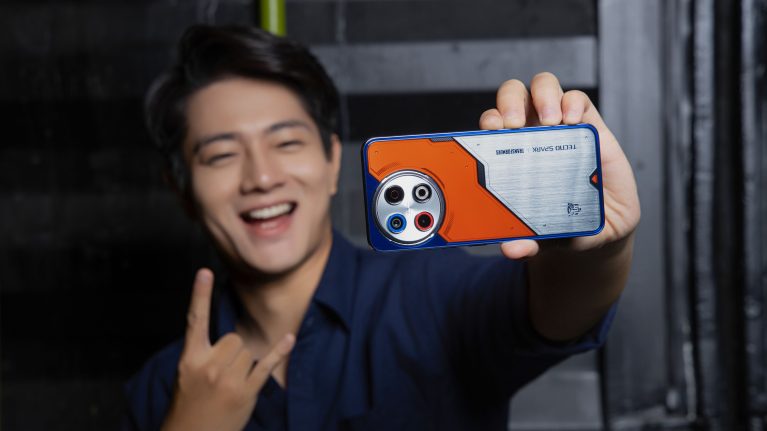 TECNO SPARK 30 Pro, phiên bản đặc biệt kết hợp cùng “vũ trụ ro-bot” TRANSFORMERS chính thức lên kệ, giá 5.29 triệu kèm ưu đãi giá trị