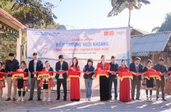 UNIQLO Việt Nam cùng Quỹ Hy Vọng tiếp tục khánh thành hai điểm trường mới và một nhà tắm cho học sinh vùng cao