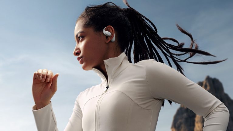 HUAWEI FreeArc – Tai nghe thiết kế mở với móc vành tai đầu tiên của Huawei chính thức ra mắt