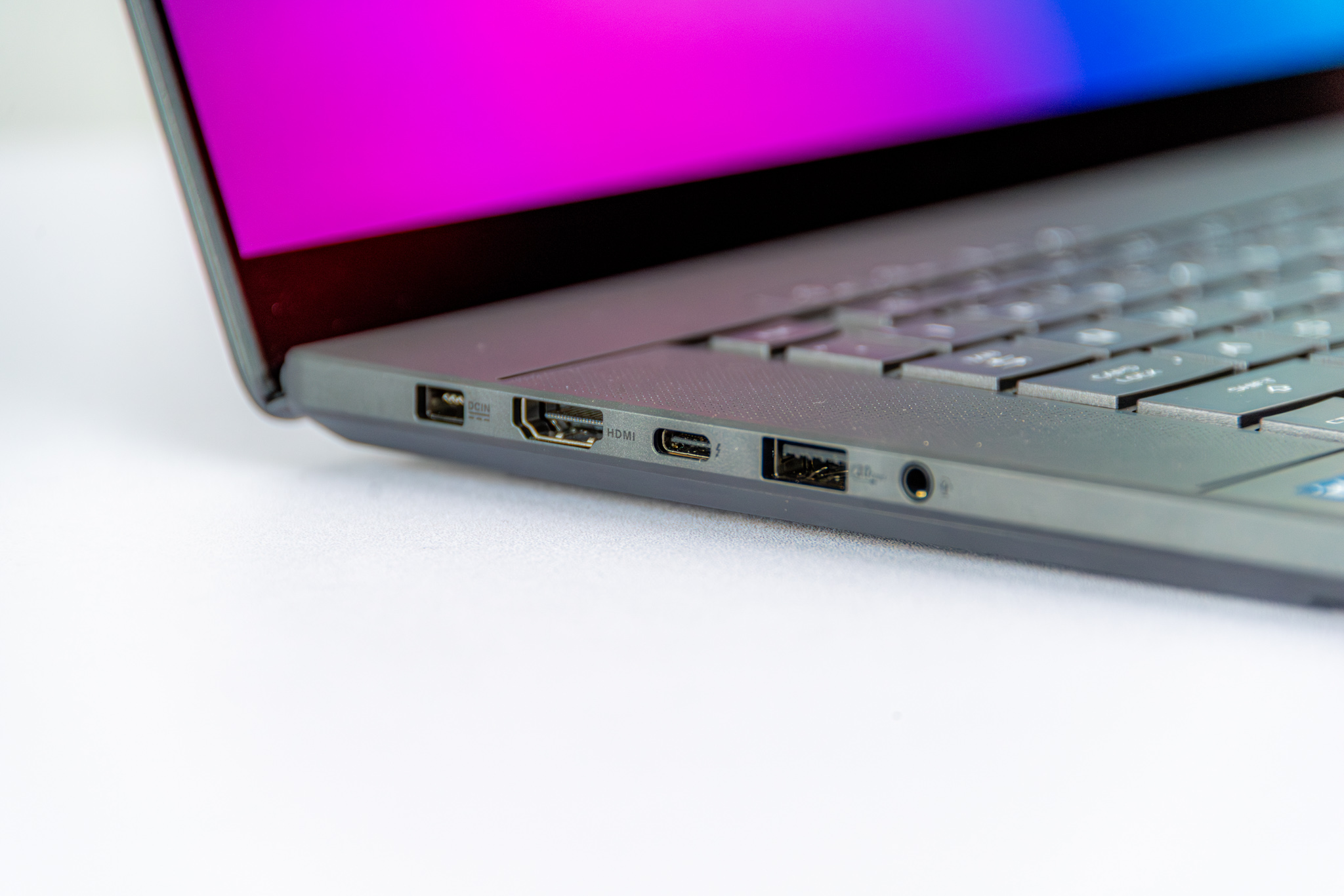 ROG Zephyrus G16 – Laptop Gaming AI 16-inch mỏng nhẹ mạnh nhất với RTX 50 Series chính thức ra mắt tại Việt Nam 14