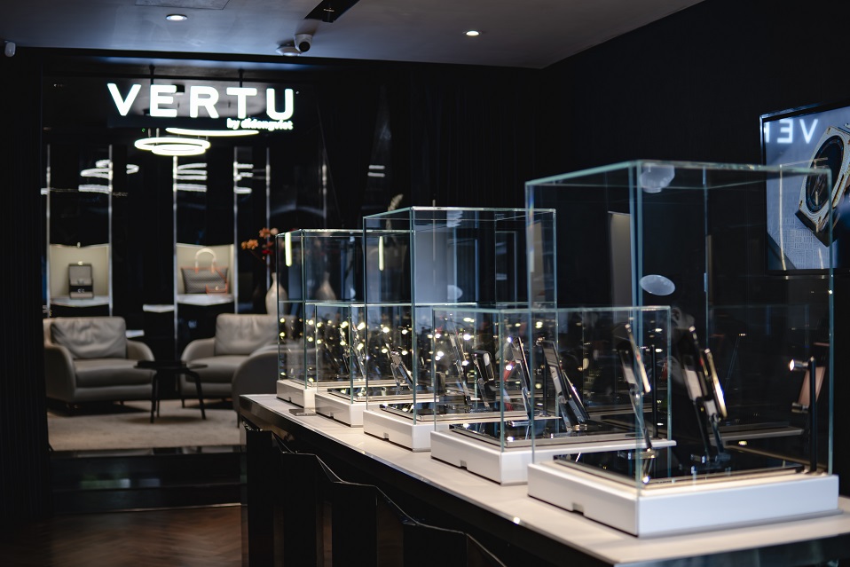 Vertu Việt Nam công bố đại sứ thương hiệu 12