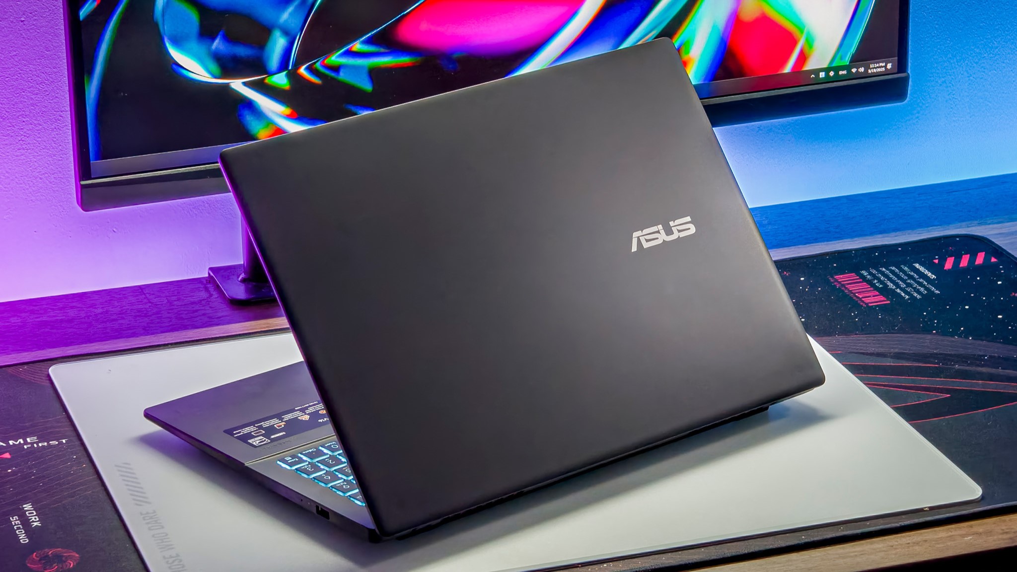 ASUS ra mắt ASUS Gaming V16 - Laptop gaming AI mỏng nhẹ cho học sinh, sinh viên 16