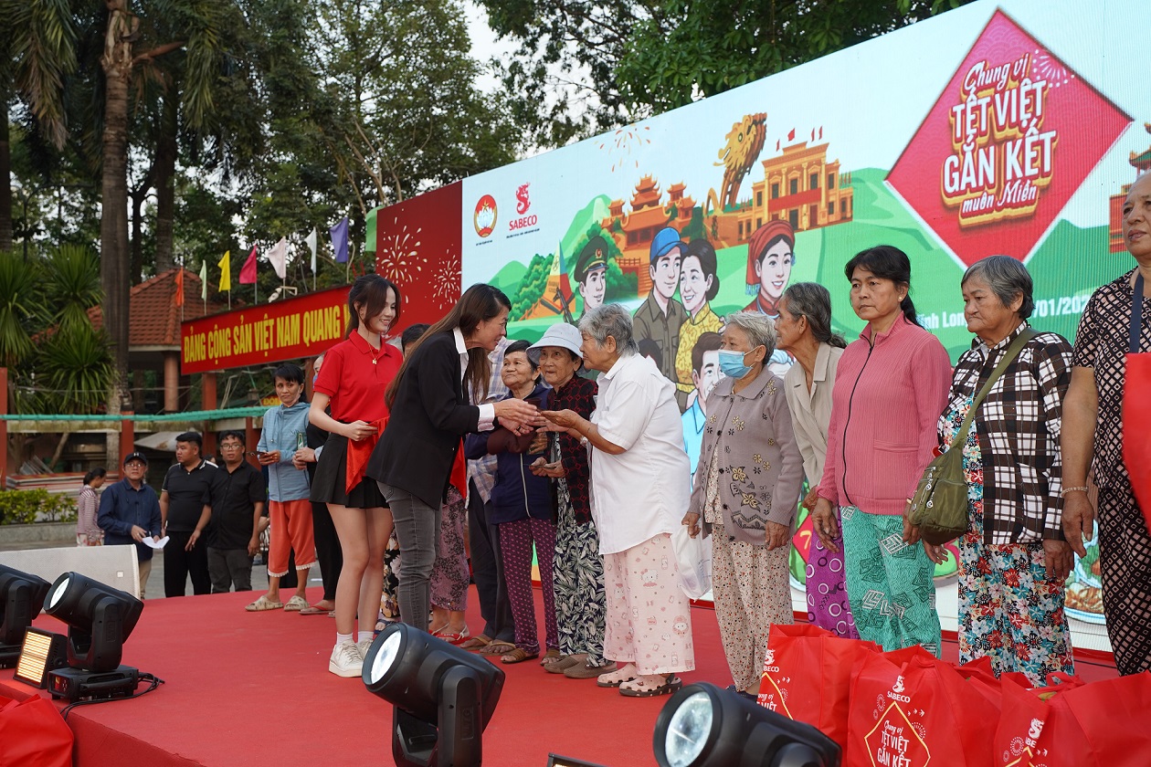 SABECO mang “Chung vị Tết Việt – Gắn kết muôn miền” đến Vĩnh Long và Cần Thơ 7