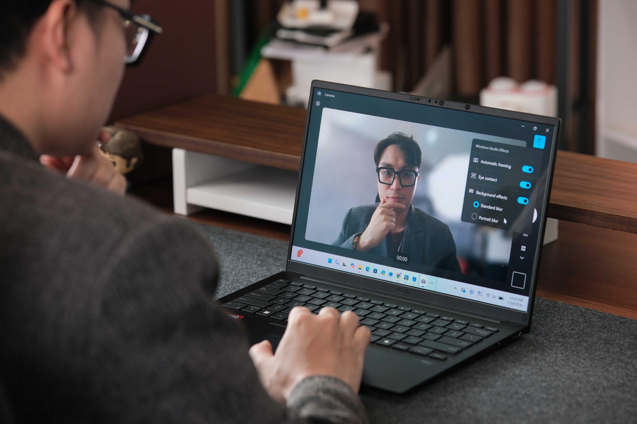 Đánh giá ASUS Zenbook 14 (UM3406GA) và ASUS Vivobook S14 (M3407GA): Laptop Ryzen AI 400 Series đầu tiên tại Việt Nam, mỏng nhẹ, pin lâu 55