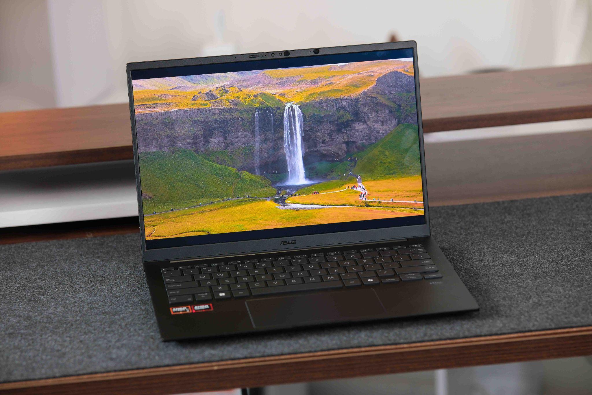 Đánh giá ASUS Zenbook 14 (UM3406GA) và ASUS Vivobook S14 (M3407GA): Laptop Ryzen AI 400 Series đầu tiên tại Việt Nam, mỏng nhẹ, pin lâu 62