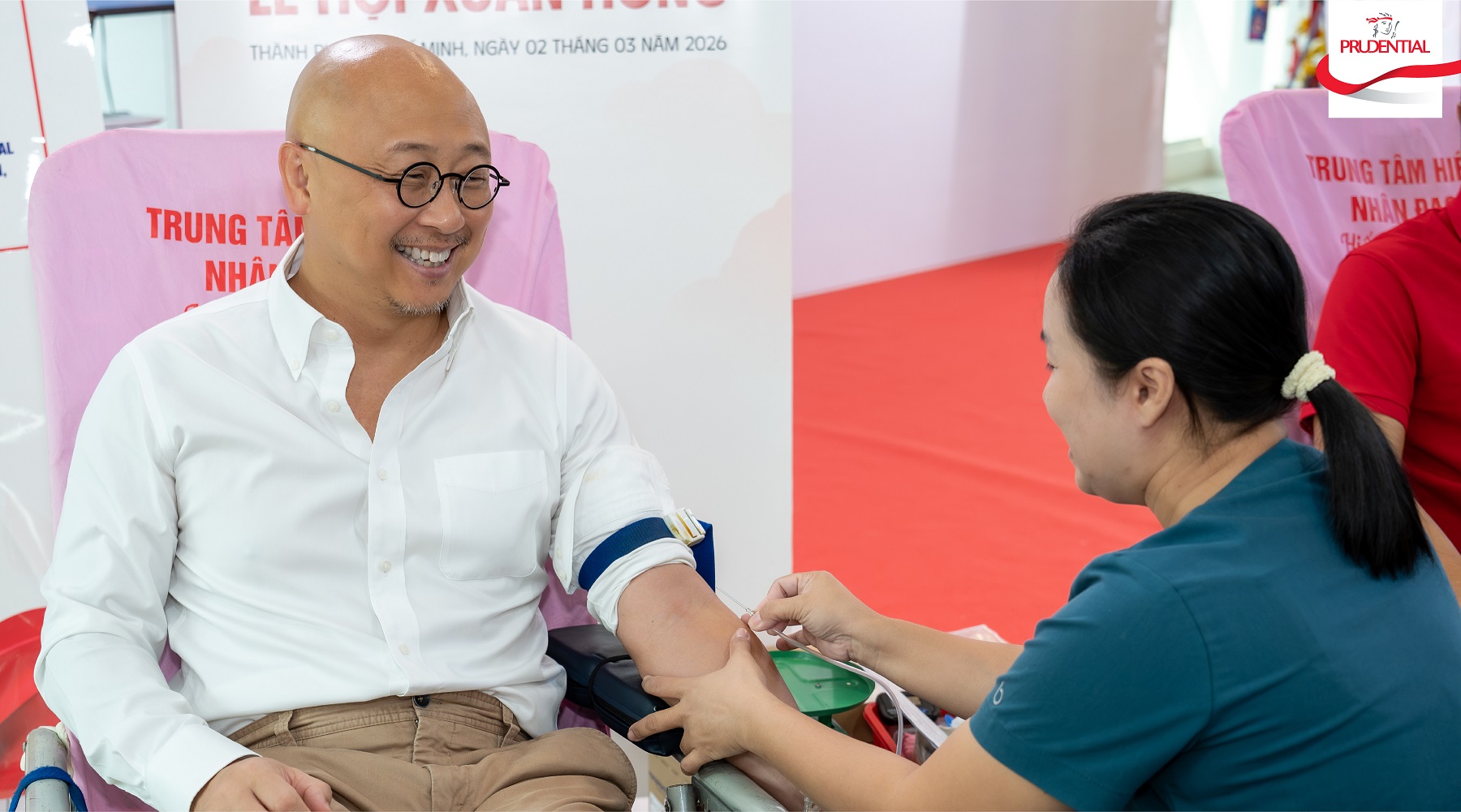 Hàng trăm nhân viên, tư vấn viên Prudential hiến máu hưởng ứng Lễ hội Xuân Hồng 12