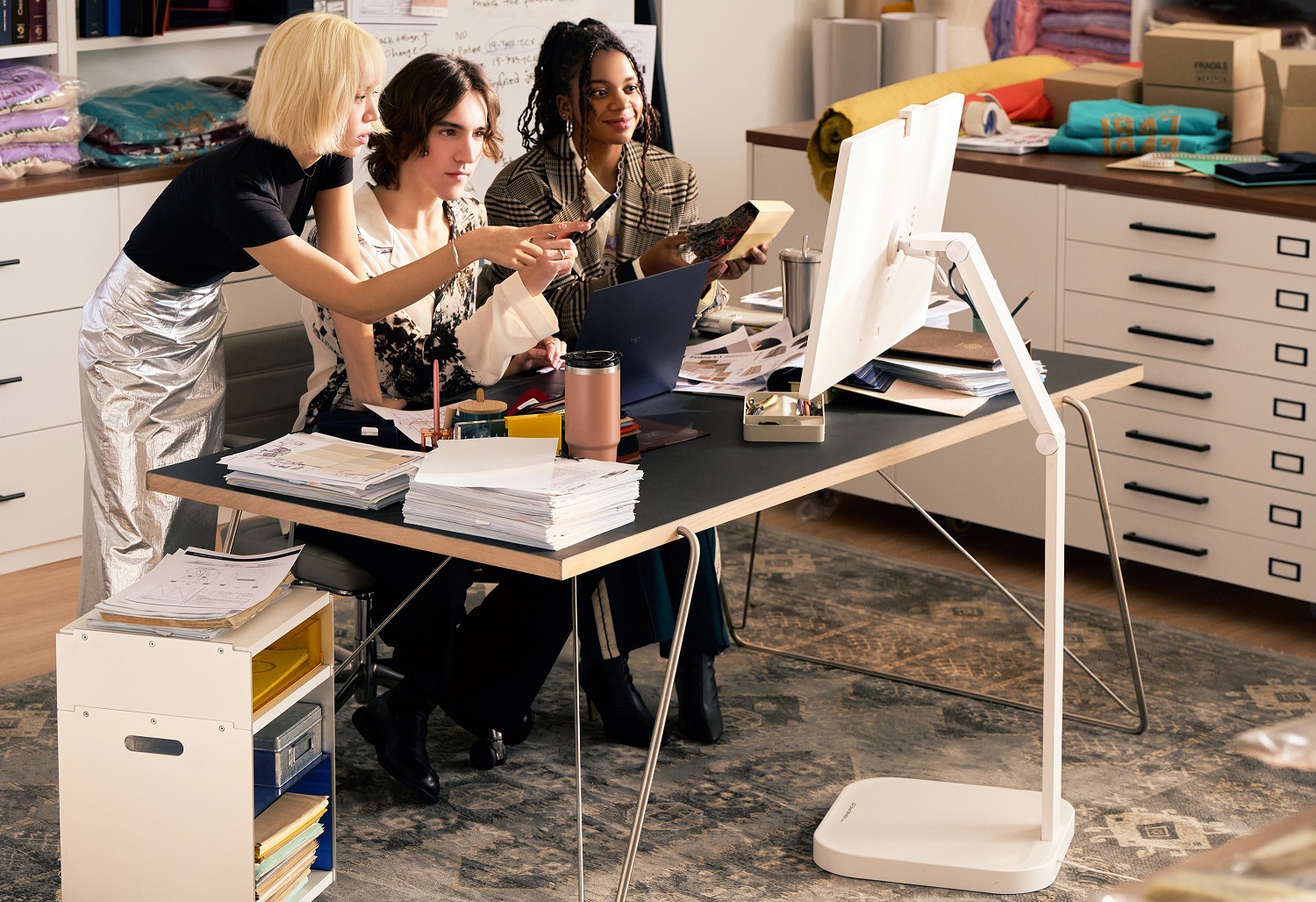 Smart Monitor Swing chính thức ra mắt tại Việt Nam: Bước tiến mới của LG trong màn hình thông minh 12